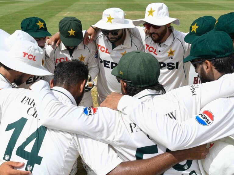 Pakistani player Hit  Injury Blow During Second Test Against England
